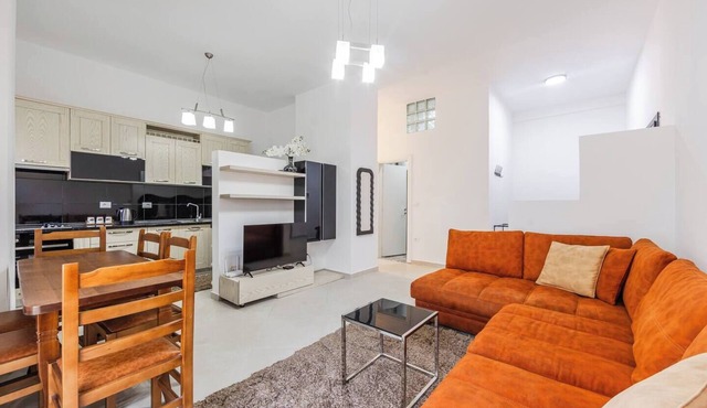 Beach Nest Escape | 2BR Cozy Apartment by PikHost