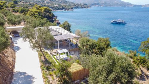 Beach Villa Cavo - with direct sea access
