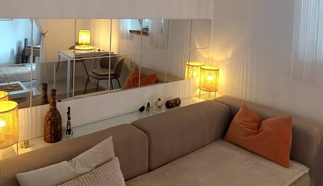 Beachfront cozy 1-bedroom apartment in Kotor area