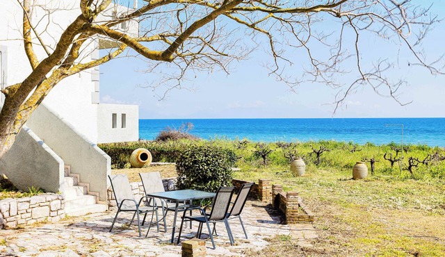 Beachfront Nest Memi, Koroni-Seaheaven House B2
