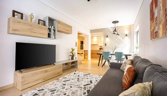 Beachside Family Apartment - Available per month