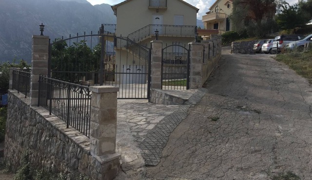 Beautiful Family Vacation Home In Bay Of Kotor