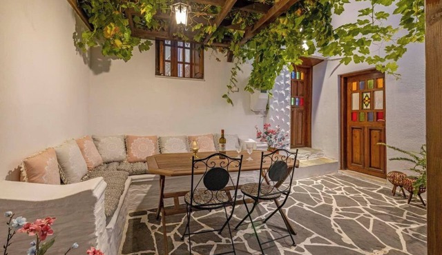 Beautiful Historic 3-bedroom house in Koskinou in Koskinou