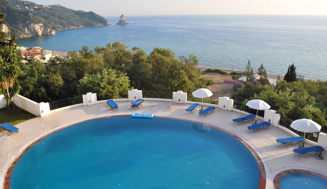 Beautiful Holiday Apartments Maria with pool - Agios Gordios Beach