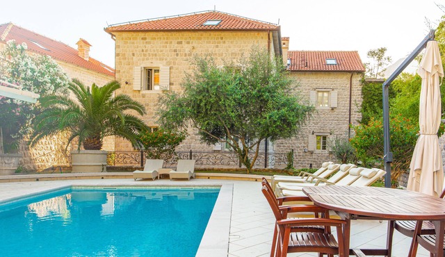 Beautiful Villa on seaside with luxury apartments and rooms. Breathtaking!
