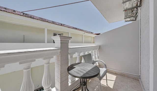 Bed and Breakfast 'The Kavos Sandy Inn-Double Room' with Shared Pool, Wi-Fi and Air Conditioning