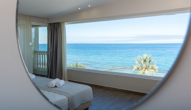 Belussi Beach Hotel & Suites