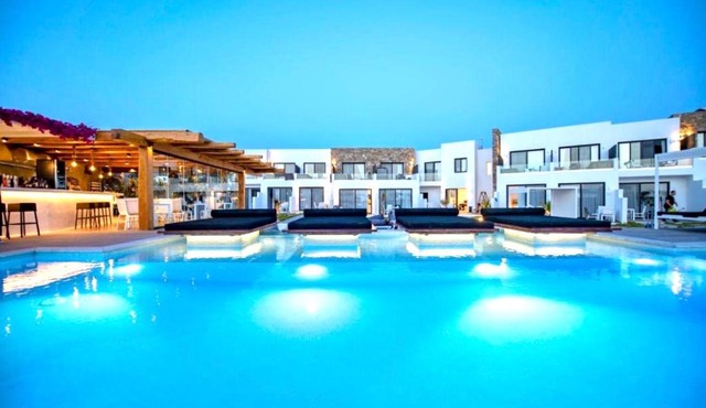 Bianco a Nero Mykonos