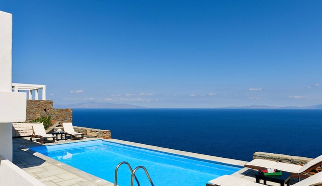 Big Blue - Absolute sea views and pool