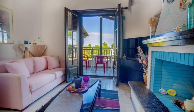 Blossom 2 bedroom apartment, with shared pool in Kassandreia