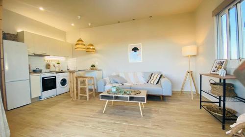 Boho Vibes Beachfront Detached House in Análipsis