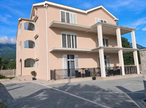 Boulevard Apartments