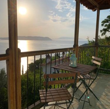 Bouzouki panoramic sea-view in Klíma