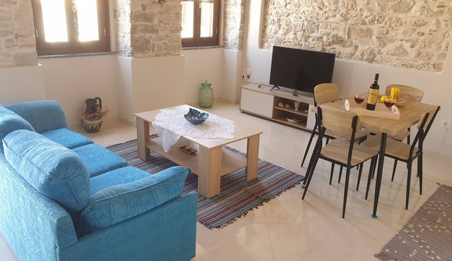 Brand new apartment on the main street of Pythagorion