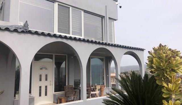 Brand new apt in Anavisos with sea view