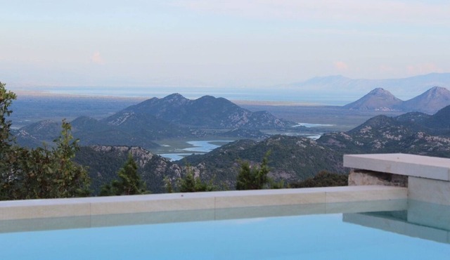 Breathtaking villa surrounded by Lake Scutari Natural Park (Skadar)