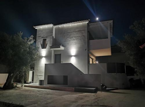 Breeze Concept Villa in Drosia