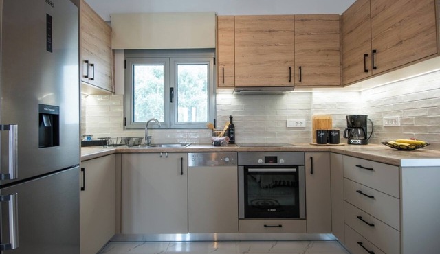 Bright 2-bedroom apartment with AC in delightful Istro in Agios nikolaos