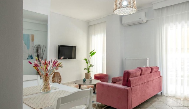 Bright and comfortable apartment with balcony for 2