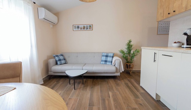 Bright & Cozy Apartment in quiet area near Airport - Rezidencija Joksimovic