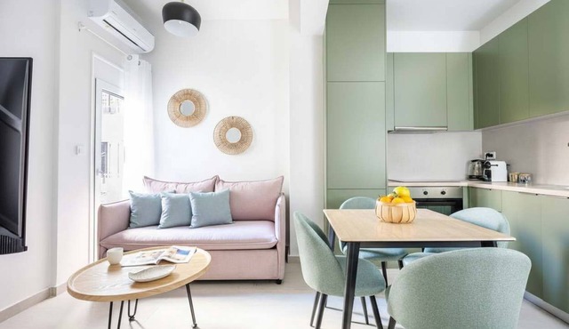 Bright & Stylish 1BR with Balcony in Koukaki