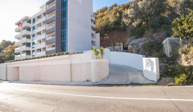 Budva Hideaway Apt- One Bedroom Apt with Balcony
