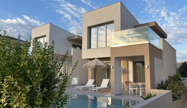Calm Luxury Villas in Limenaria