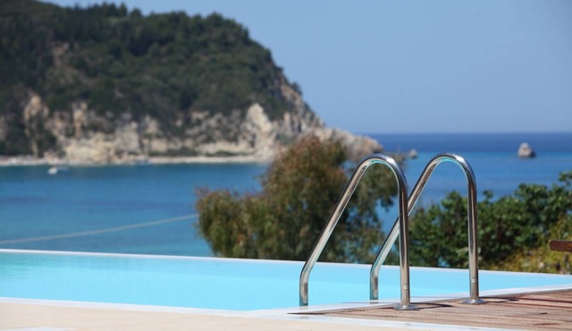 Capro - New 5-bedroom villa with private pool and stunning view! in Lefkada