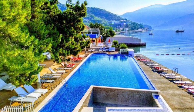 Carine Hotel Delfin