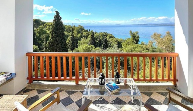 Casa Bianca Elegant 2BR House Near Beach in Ligoneri