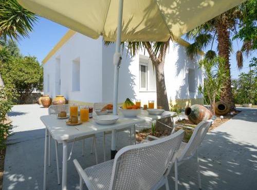 Casa Camara, Central Detached House with Yard