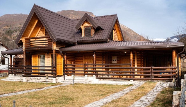 Chalet Six Hearts