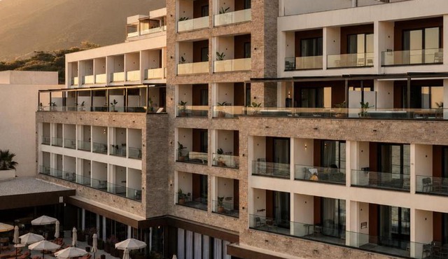 Chaonian Hotel