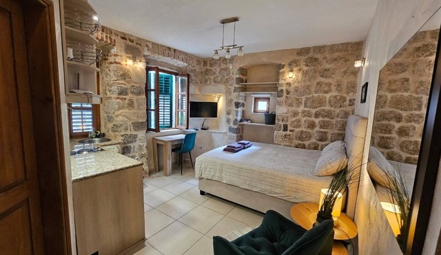 Character well equipped (right) studio apartment in historic Kotor centre