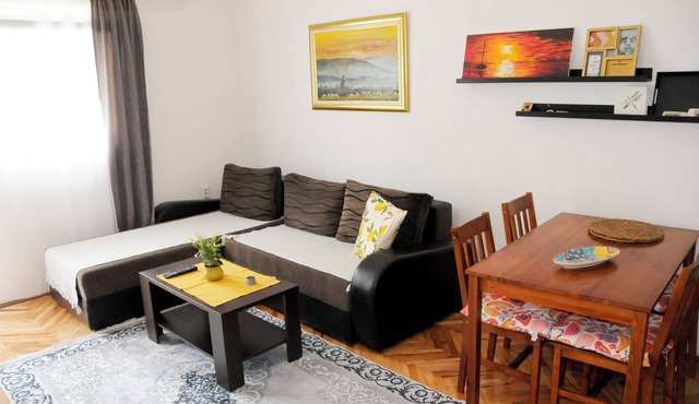 Charming 1-bedroom Apartment w/Balcony and Sea Vicinity in Budva