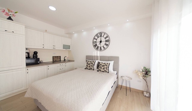 Charming 1-bedroom apartment in fabulous Tivat with Balcony, WiFi