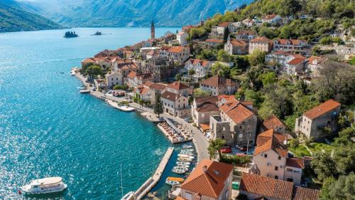 Charming Bohemian house in Perast in Perast