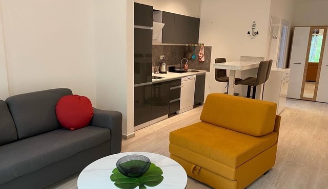 Charming studio in enchanting Bečići with AC, WiFi in Bečići