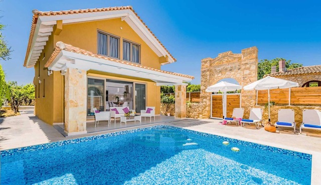 Charming villa, nestled in lovely gardens