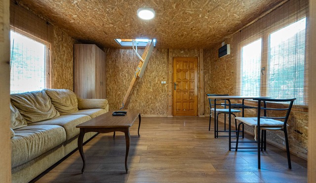 Charming wood cabin in the heart of a farm, surrounded by nature and fresh air.