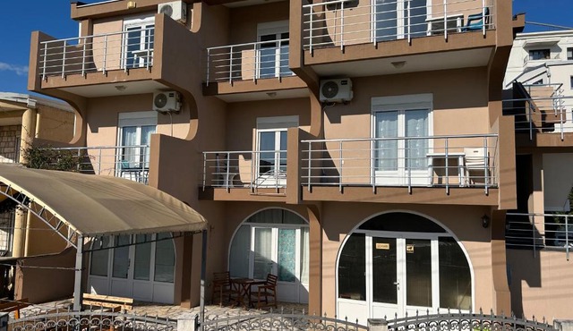 Cherry Apartments