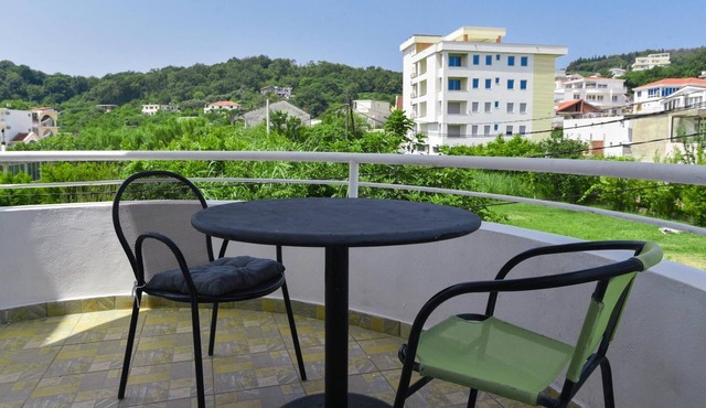 Chic Studio Flat w Garden in Ulcinj