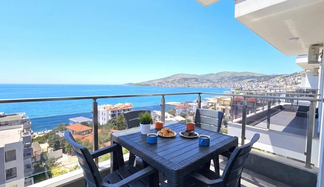 Christine Sunny Corner 004/w Sea View Balcony, Sarandë, Albania