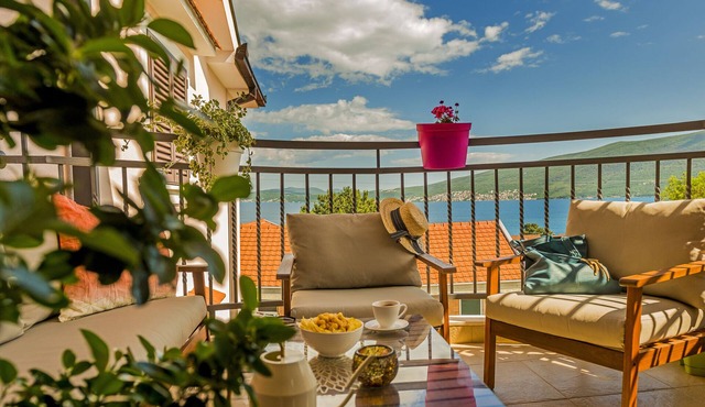 Cicciobello Lux Apartment with stunning sea view