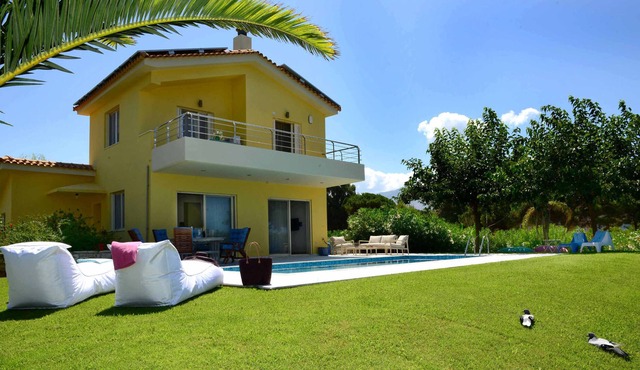 Citron Pale luxury Villa, Dimitras Villas, Kalo Nero Beach, Messinia in Messinia