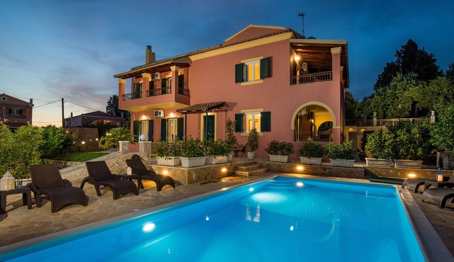 City Villa With private Pool (Trendy Area)