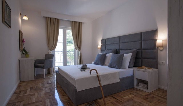 Classy 1BDR Apartment Close to Center