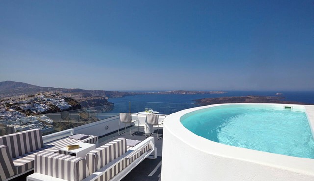 Cloud 9 in Santorini