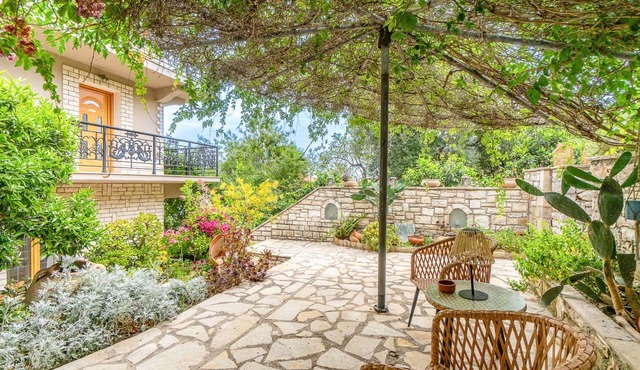 Corfu Apt in Gaios with 1 bedrooms and 1 bathrooms