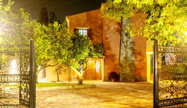 Corfu Private Villa With Pool. Short Walk to City